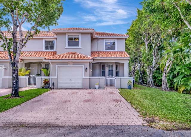 Property at 4413 NW 97th Pl, Doral, FL 33178, 4 beds, 2.5 baths