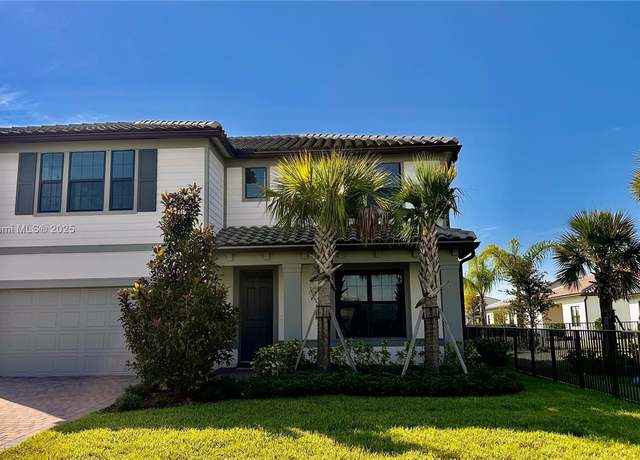 Property at 427 SE Vallarta Dr, Port St Lucie, FL 34984, 5 beds, 4 baths