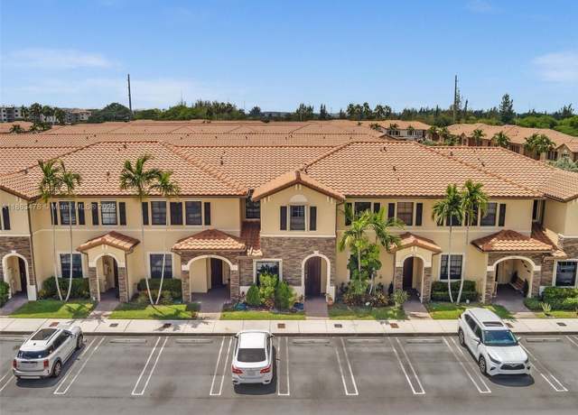 Property at 8926 W 35th Ct, Hialeah, FL 33018, 3 beds, 2.5 baths