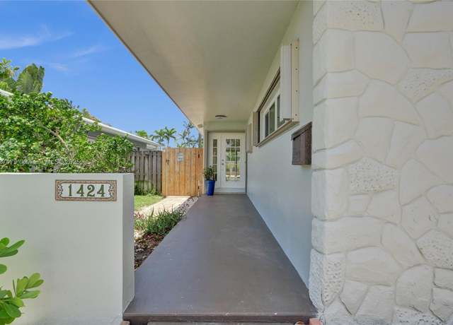 Property at 1424 Adams St, Hollywood, FL 33020, 2 beds, 2 baths