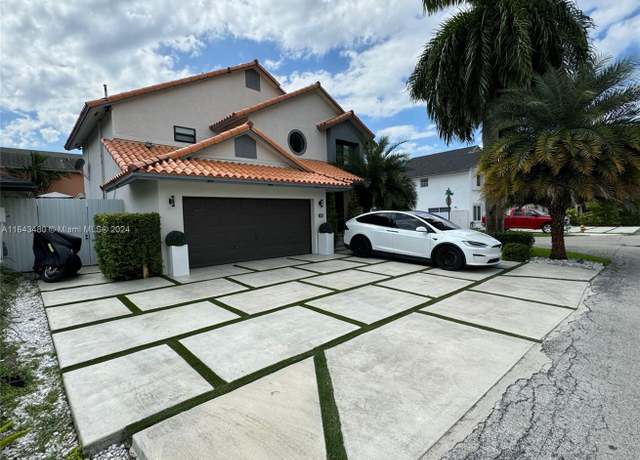 Property at 19010 NW 78th Pl, Hialeah, FL 33015, 3 beds, 2.5 baths