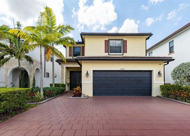 Property at 10572 W 35th Way, Hialeah, FL 33018, 3 beds, 2.5 baths