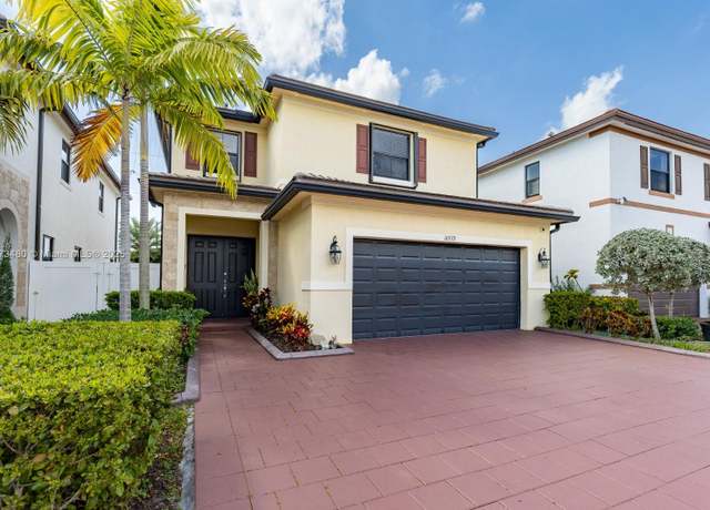 Property at 10572 W 35th Way, Hialeah, FL 33018, 3 beds, 2.5 baths