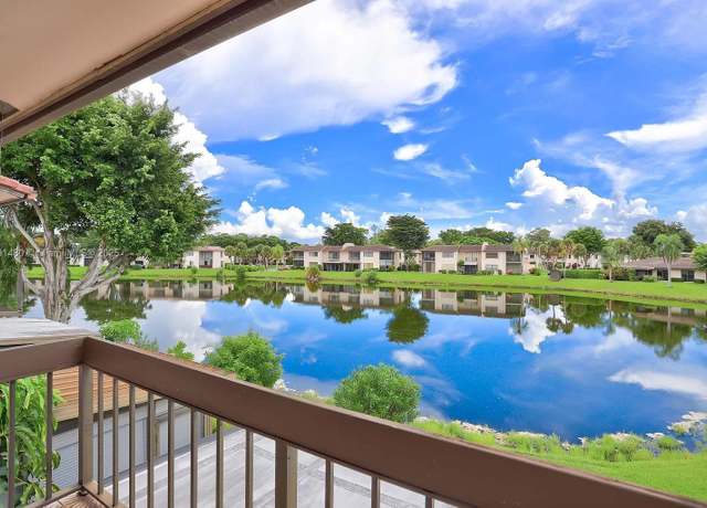 Property at 21338 Juego Cir Unit 11C, Boca Raton, FL 33433, 2 beds, 2.5 baths