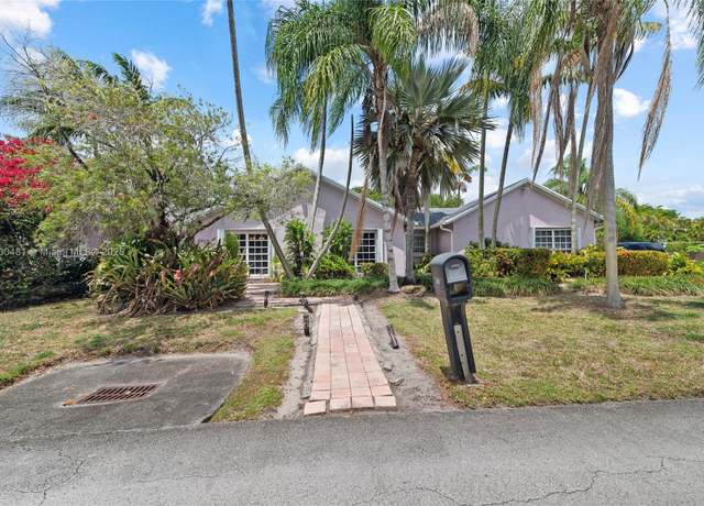 Property at 9905 SW 131st St, Miami, FL 33176, 5 beds, 5 baths