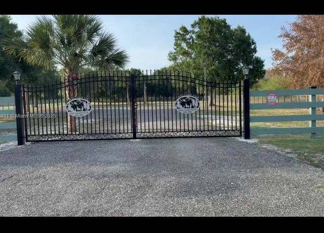Property at 327 Horse Clb, Clewiston, FL 33440