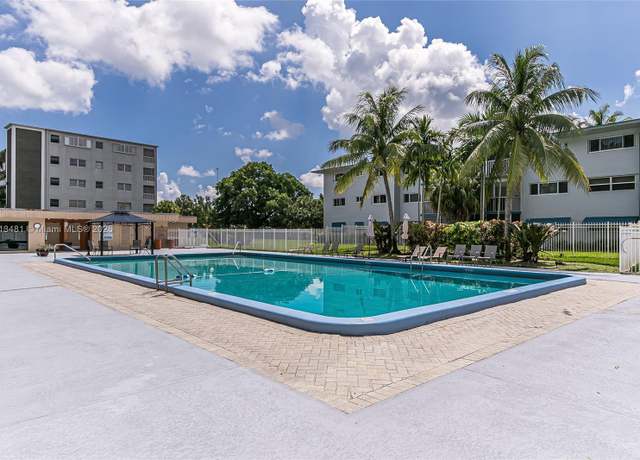 Property at 1000 Hillcrest Ct #212, Hollywood, FL 33021, 2 beds, 2 baths