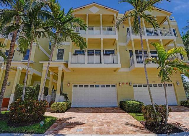 Property at 346 N Elm St Unit A-10, Hollywood, FL 33019, 4 beds, 4 baths