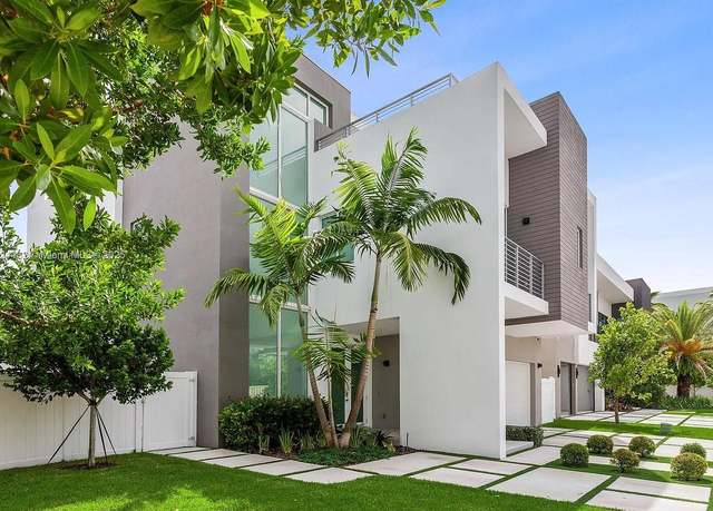 Property at 6821 NW 104th Ct, Doral, FL 33178, 5 beds, 5.5 baths