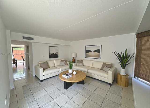 Property at 10023 SW 77th Ct, Miami, FL 33156, 2 beds, 2.5 baths