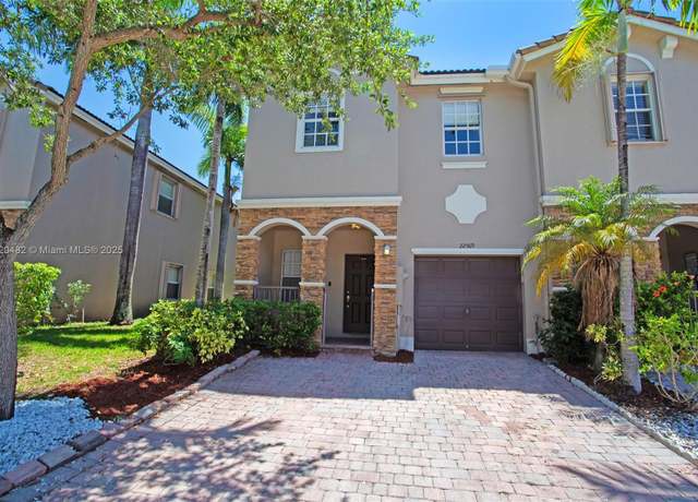 Property at 22569 SW 89th Pl, Cutler Bay, FL 33190, 4 beds, 2.5 baths