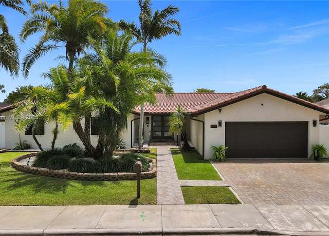 Property at 12030 SW 92nd St, Miami, FL 33186, 4 beds, 2 baths