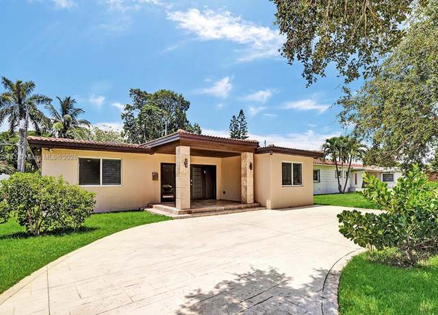Property at 1318 Washington St, Hollywood, FL 33019, 4 beds, 3.5 baths