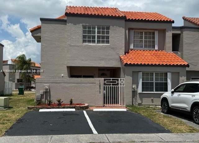 Property at 12873 SW 64th Ln, Miami, FL 33183, 3 beds, 2.5 baths