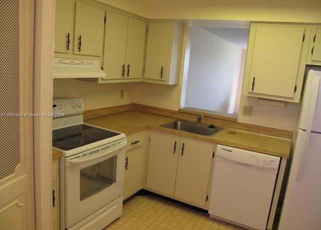 Property at 7320 Lake Cir Dr #404, Margate, FL 33063, 1 bed, 2 baths
