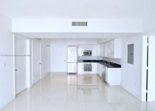 Property at 92 SW 3rd St #2412, Miami, FL 33130, 2 beds, 2 baths