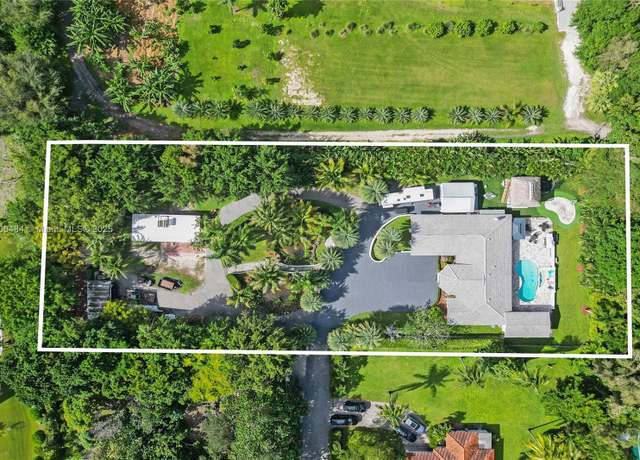 Property at 10831 SW 51st Ct, Davie, FL 33328, 4 beds, 3 baths