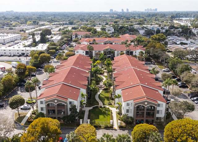Property at 6821 SW 44th St #302, Miami, FL 33155, 3 beds, 2 baths