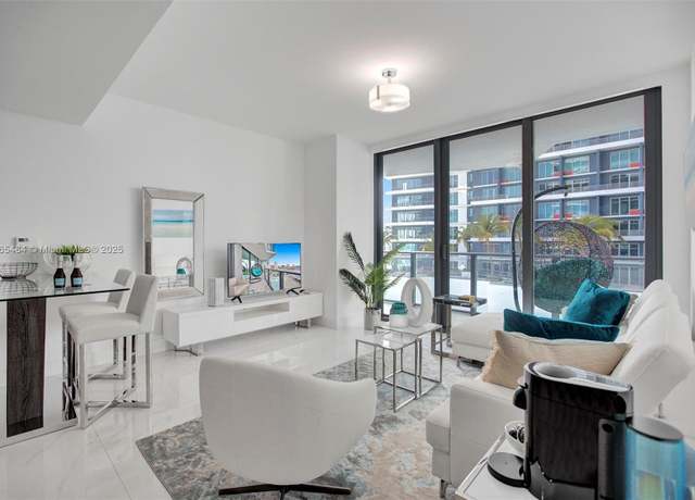 Property at 1300 S Miami Ave #1407, Miami, FL 33130, 1 bed, 1 bath