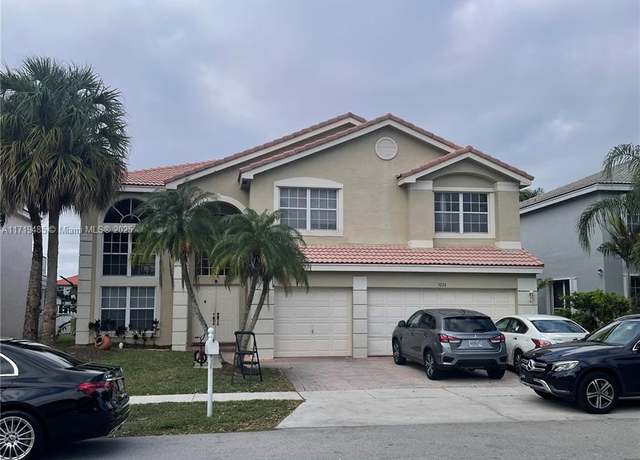 Property at 3224 SW 175th Ave, Miramar, FL 33029, 5 beds, 3 baths