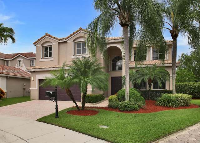 Property at 3962 Pinewood Ln, Weston, FL 33331, 4 beds, 2.5 baths