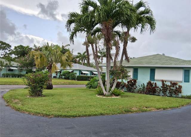 Property at 635 Hummingbird Ln, Delray Beach, FL 33445, 2 beds, 2 baths
