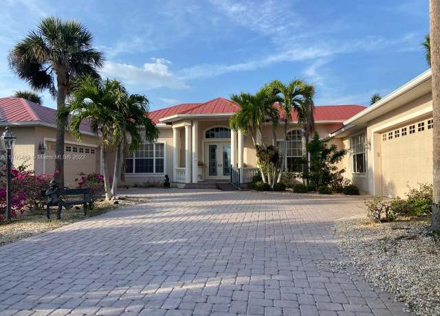 Property at 1524 Columbian Dr, Punta Gorda, FL 33950, 3 beds, 3.5 baths