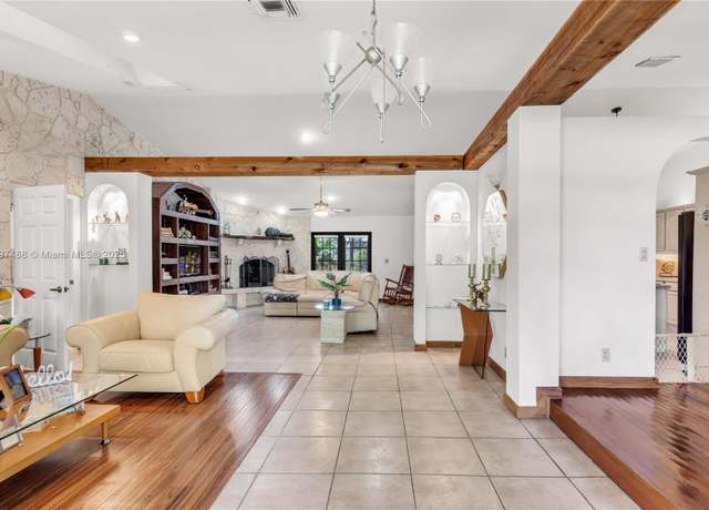 Property at 20521 SW 54th Pl, Pembroke Pines, FL 33332, 3 beds, 3 baths