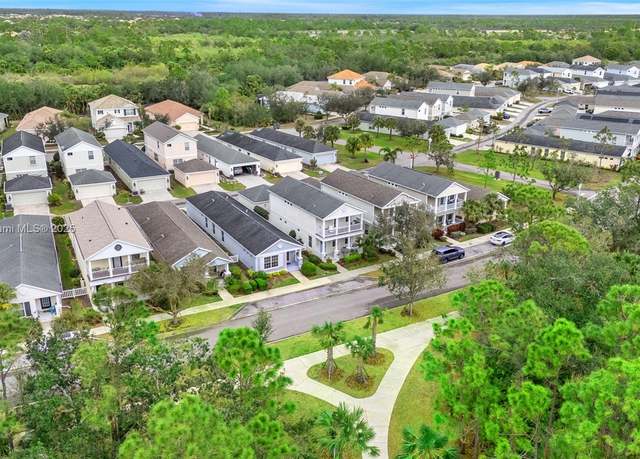 Property at 12492 Shimmering Oak Cir, Sarasota, FL 34293, 3 beds, 2.5 baths