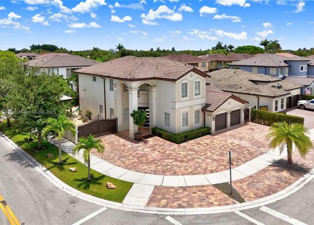 Property at 8902 NW 178th Ln, Hialeah, FL 33018, 4 beds, 3.5 baths