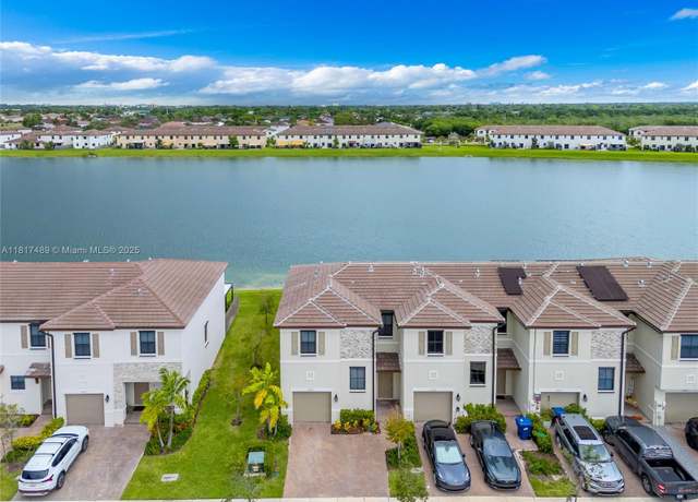 Property at 10225 SW 231st Ln, Miami, FL 33190, 3 beds, 2.5 baths