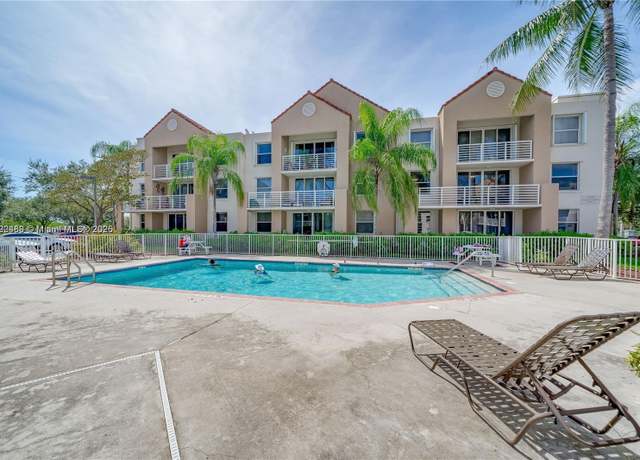 Property at 2711 Ocean Club Blvd #207, Hollywood, FL 33019, 2 beds, 2 baths