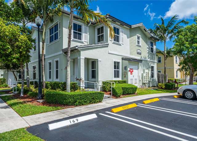 Property at 133 SE 28th Ter #11, Homestead, FL 33033, 3 beds, 2.5 baths