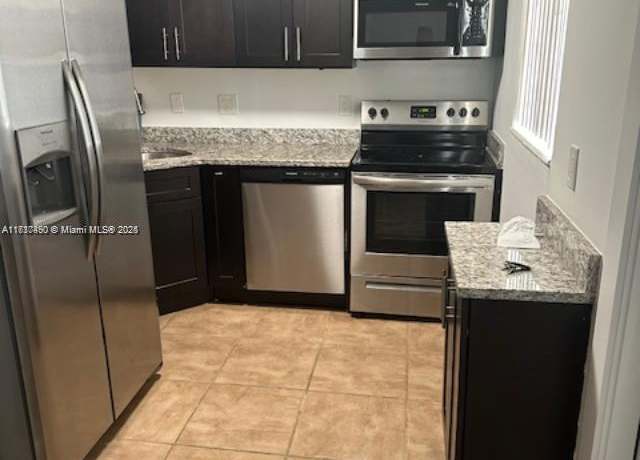 Property at 305 NE 16th St #3, Fort Lauderdale, FL 33304, 2 beds, 1 bath