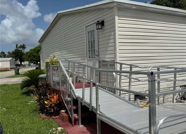 Property at 220 NE 12 Ave 158, Homestead, FL 33030, 3 beds, 2 baths