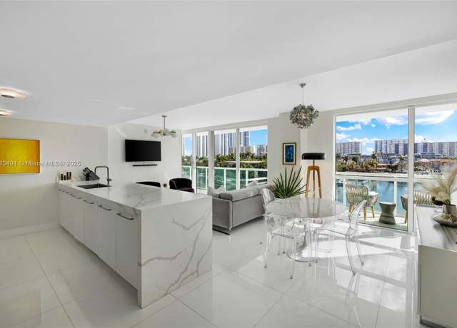 Property at 400 Sunny Isles Blvd #421, Sunny Isles Beach, FL 33160, 3 beds, 2.5 baths