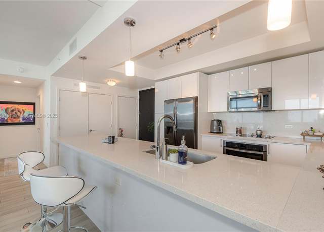 Property at 999 SW 1st Ave #3112, Miami, FL 33130, 2 beds, 2 baths