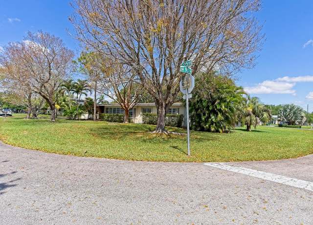 Property at 9001 SW 125th Ter, Miami, FL 33176, 3 beds, 2 baths