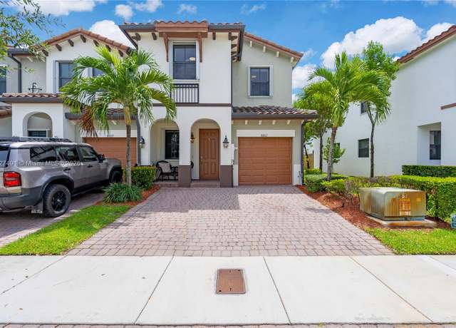 Property at 8861 NW 102nd Pl, Doral, FL 33178, 4 beds, 3 baths