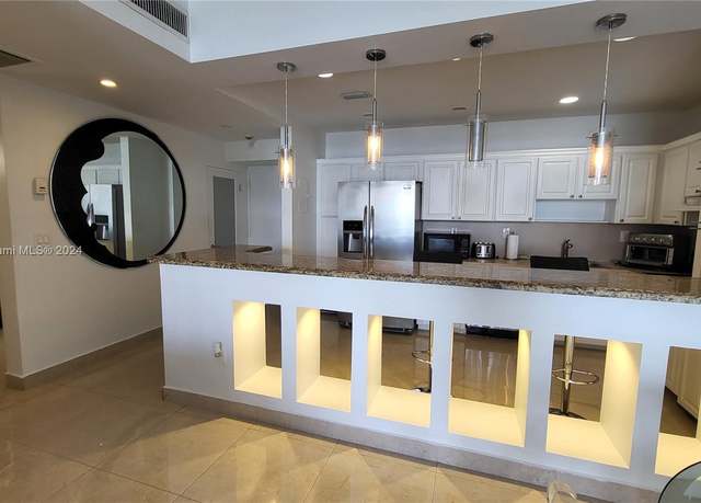 Property at 19390 Collins Ave Ph -09, Sunny Isles Beach, FL 33160, 1 bed, 1 bath
