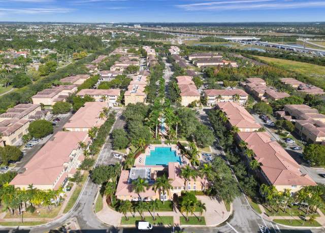 Property at 1404 SW 147th Ave #1404, Pembroke Pines, FL 33027, 3 beds, 3 baths