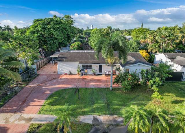 Property at 446 NW 17th Ct, Homestead, FL 33030, 4 beds, 2 baths