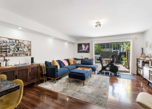Property at 3218 W Trade Ave Unit III3, Miami, FL 33133, 2 beds, 2.5 baths