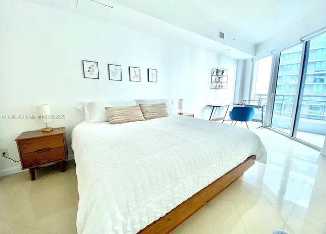 Property at 60 SW 13th St #4414, Miami, FL 33130, 1 bed, 1.5 baths