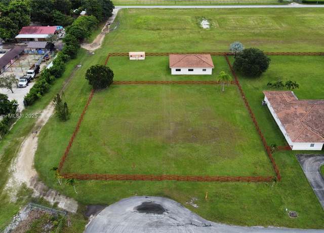 Property at 27743 SW 172nd Pl, Homestead, FL 33031