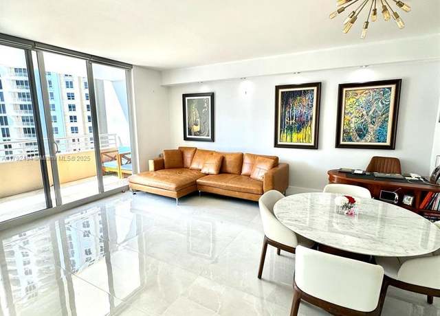 Property at 808 Brickell Key Dr #3007, Miami, FL 33131, 1 bed, 1.5 baths