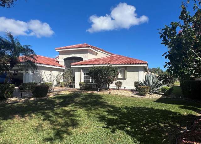 Property at 13184 Alhambra Lake Cir, Delray Beach, FL 33446, 2 beds, 2.5 baths