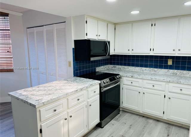 Property at 9501 Seagrape Dr #101, Davie, FL 33324, 3 beds, 2 baths