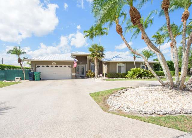 Property at 18721 SW 297th St, Homestead, FL 33030, 4 beds, 2.5 baths