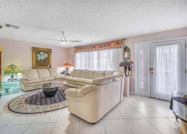 Property at 4607 NW 47th Th, Tamarac, FL 33319, 2 beds, 2 baths